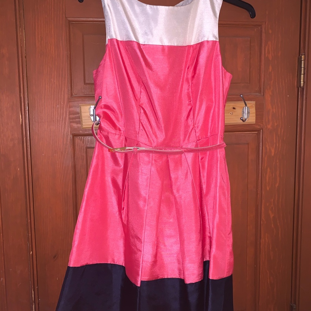 Spring dress - Picture 2 of 5